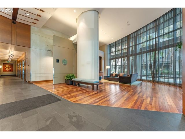 3601 S RIVER Pkwy 812, Portland, OR 97239