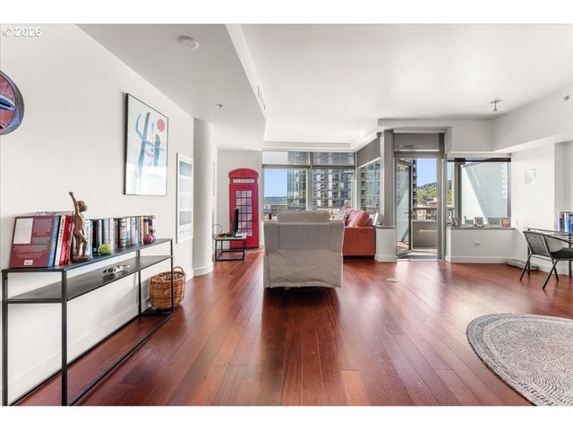 3601 S RIVER Pkwy 812, Portland, OR 97239