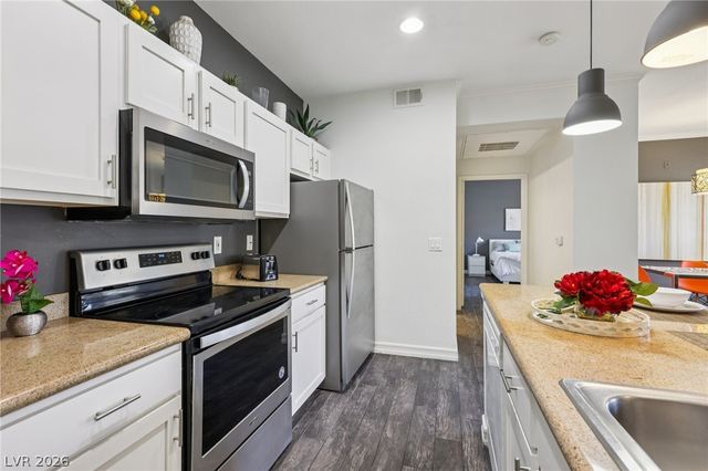 2900 Sunridge Heights Parkway 814, Henderson, NV 89052