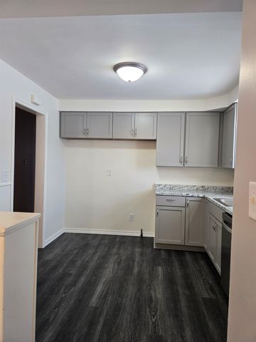 25534 Collingwood Street, Roseville, MI 48066