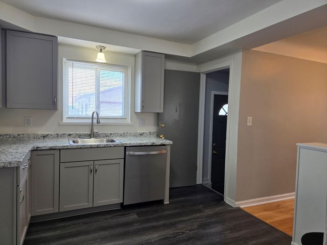 25534 Collingwood Street, Roseville, MI 48066