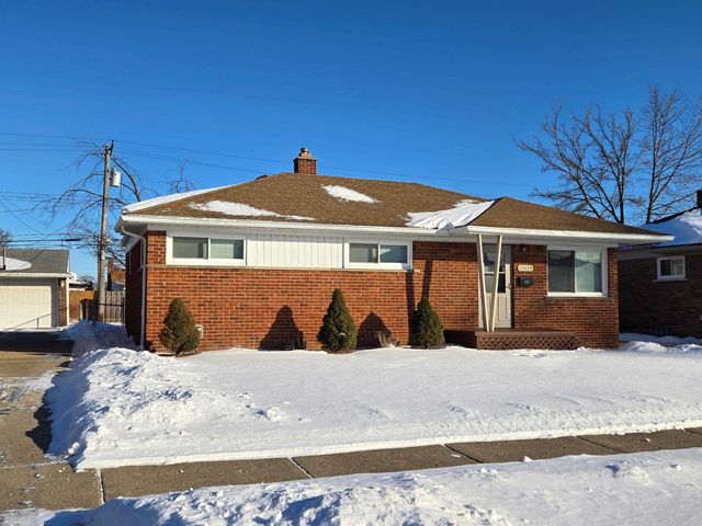 25534 Collingwood Street, Roseville, MI 48066