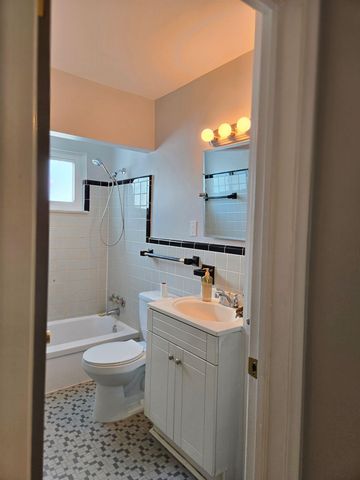 25534 Collingwood Street, Roseville, MI 48066