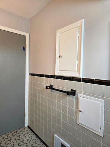 25534 Collingwood Street, Roseville, MI 48066