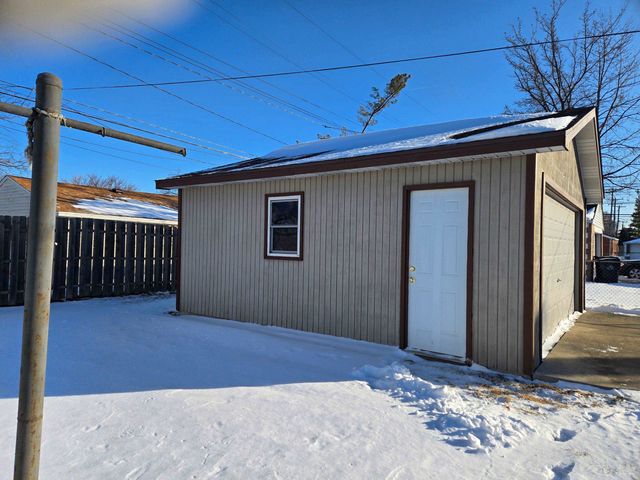 25534 Collingwood Street, Roseville, MI 48066