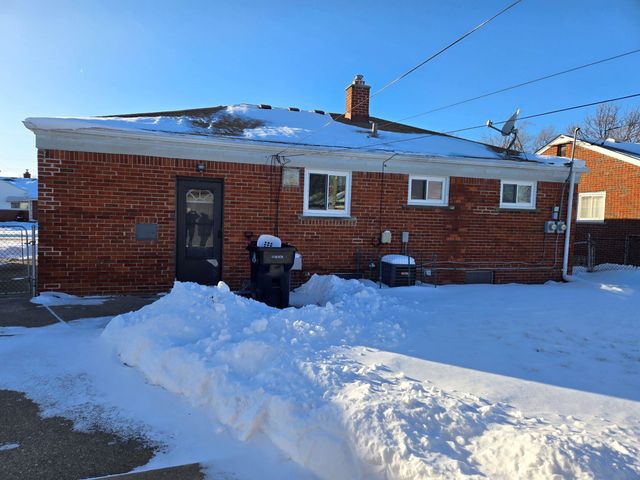 25534 Collingwood Street, Roseville, MI 48066