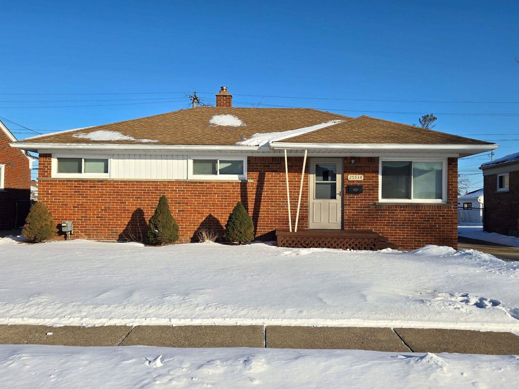 25534 Collingwood Street, Roseville, MI 48066