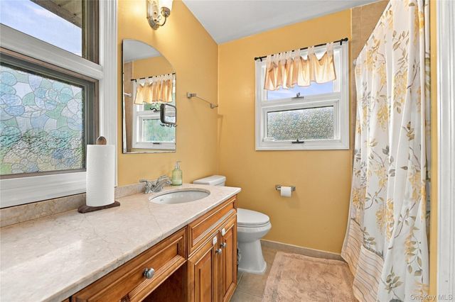 39 Clintonwood Drive, New Windsor, NY 12553