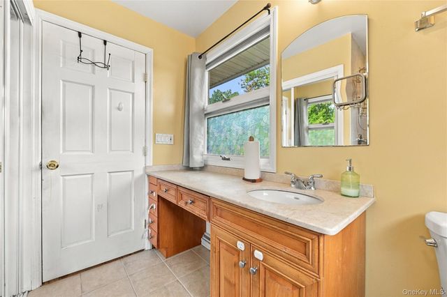 39 Clintonwood Drive, New Windsor, NY 12553