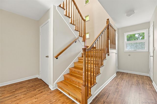 39 Clintonwood Drive, New Windsor, NY 12553