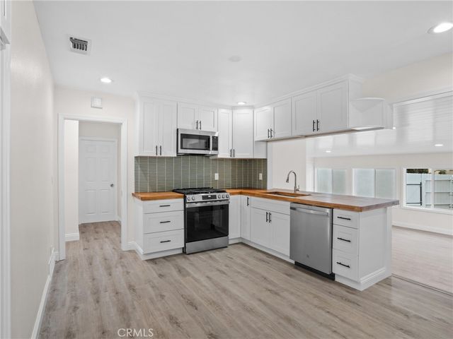 2422 N Forest, Santa Ana, CA 92706