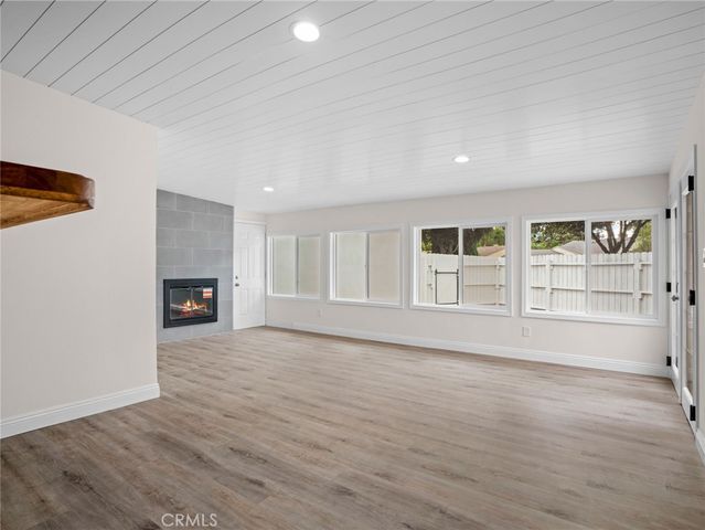2422 N Forest, Santa Ana, CA 92706