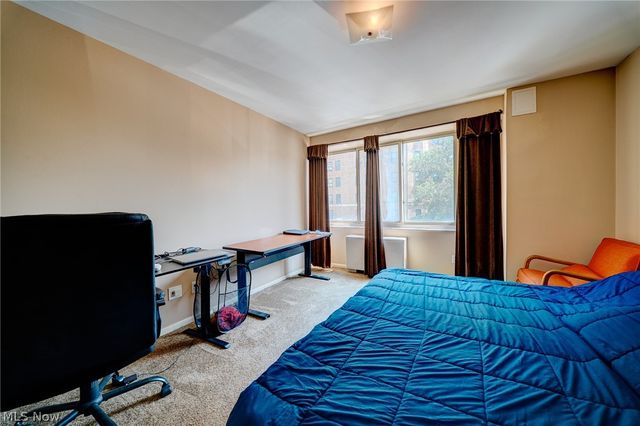 12520 Edgewater Drive 210, Lakewood, OH 44107