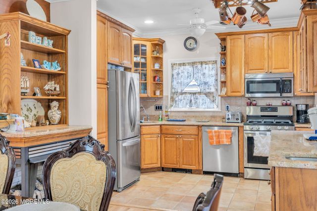 30 Gladney Avenue, Toms River, NJ 08753
