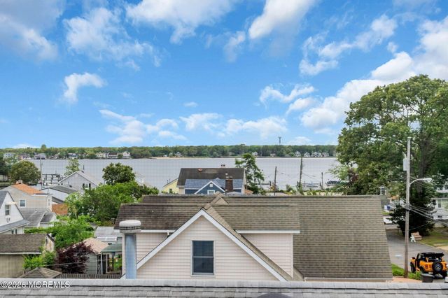 30 Gladney Avenue, Toms River, NJ 08753