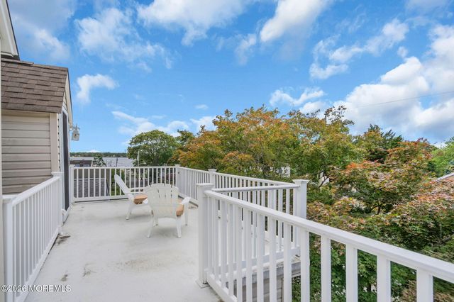 30 Gladney Avenue, Toms River, NJ 08753