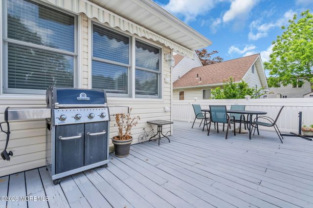 30 Gladney Avenue, Toms River, NJ 08753