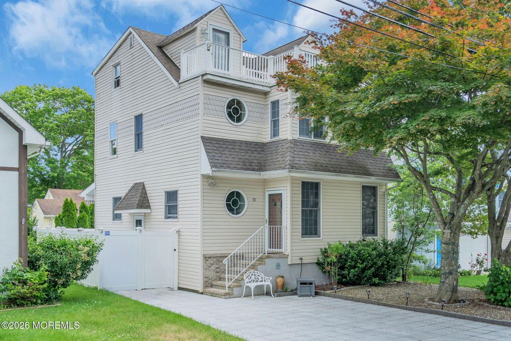30 Gladney Avenue, Toms River, NJ 08753