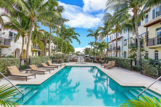 3281 Estancia Lane, Boynton Beach, FL 33435