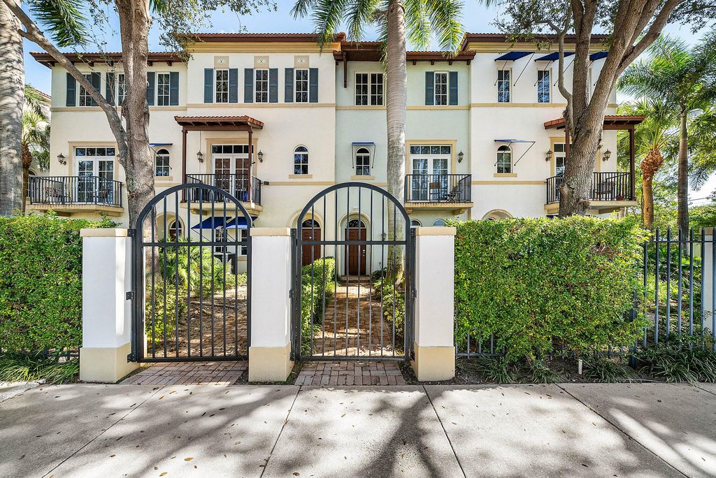 3281 Estancia Lane, Boynton Beach, FL 33435