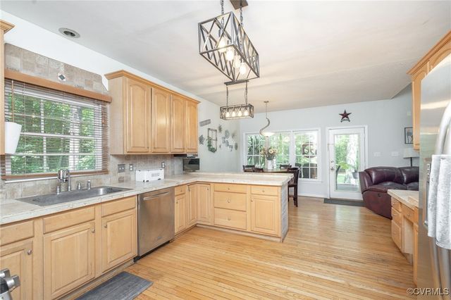 13813 Bluff Ridge Dr, Chesterfield, VA 23838