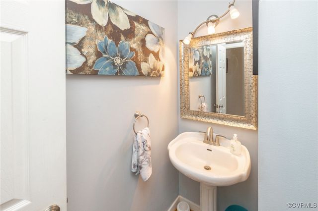 13813 Bluff Ridge Dr, Chesterfield, VA 23838