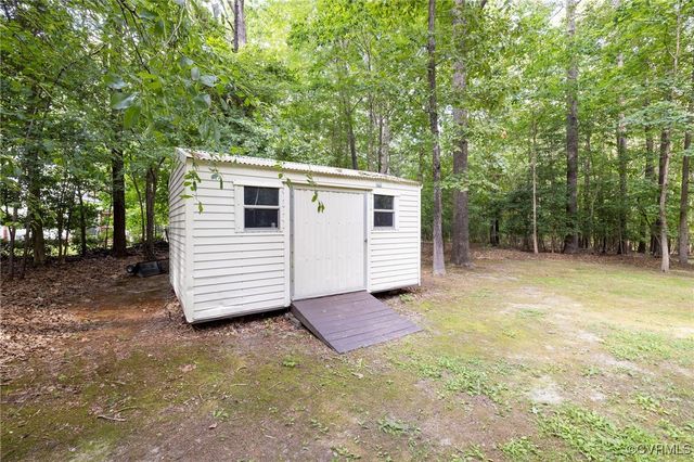 13813 Bluff Ridge Dr, Chesterfield, VA 23838