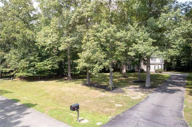 13813 Bluff Ridge Dr, Chesterfield, VA 23838