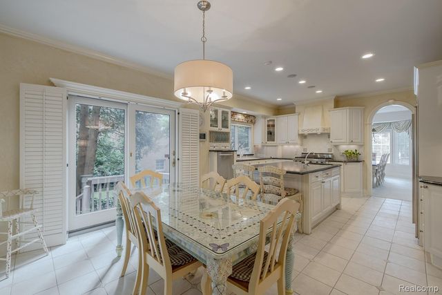 846 Redding Road, Birmingham, MI 48009