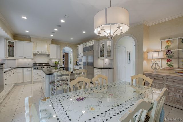 846 Redding Road, Birmingham, MI 48009