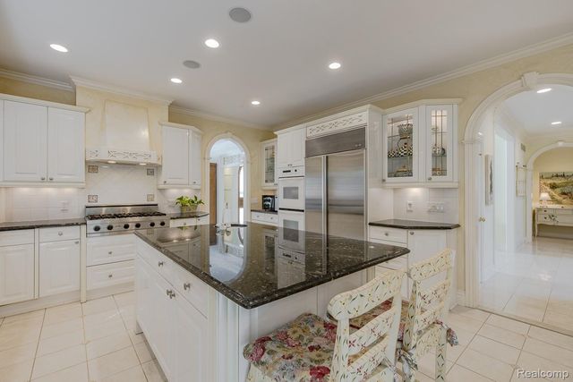 846 Redding Road, Birmingham, MI 48009