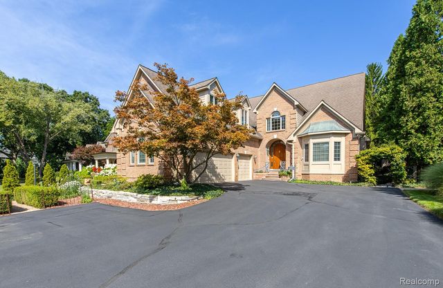 846 Redding Road, Birmingham, MI 48009