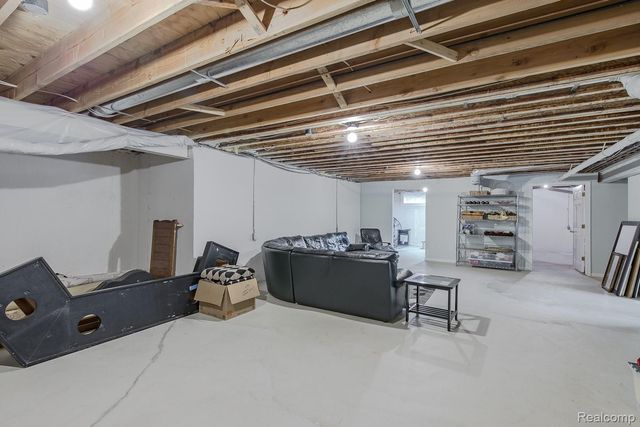 846 Redding Road, Birmingham, MI 48009