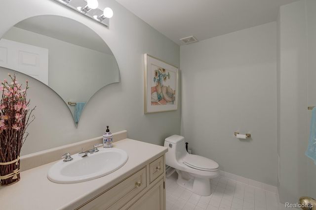 846 Redding Road, Birmingham, MI 48009