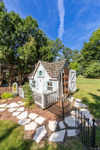 846 Redding Road, Birmingham, MI 48009
