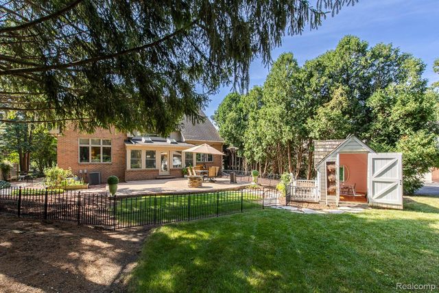 846 Redding Road, Birmingham, MI 48009