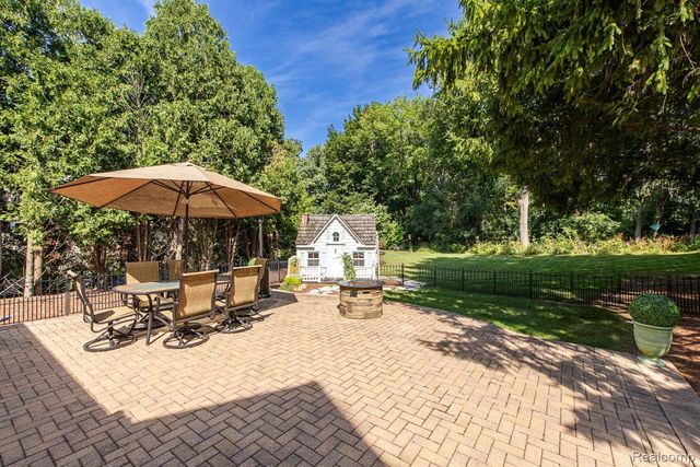 846 Redding Road, Birmingham, MI 48009
