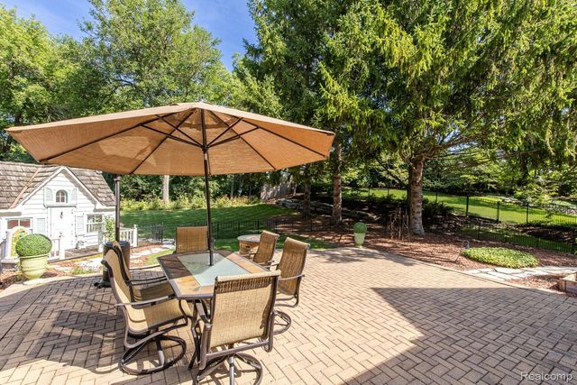 846 Redding Road, Birmingham, MI 48009