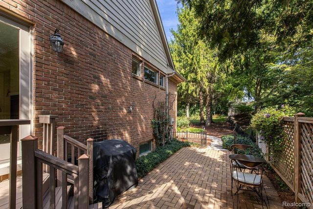846 Redding Road, Birmingham, MI 48009