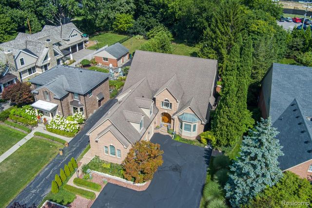 846 Redding Road, Birmingham, MI 48009