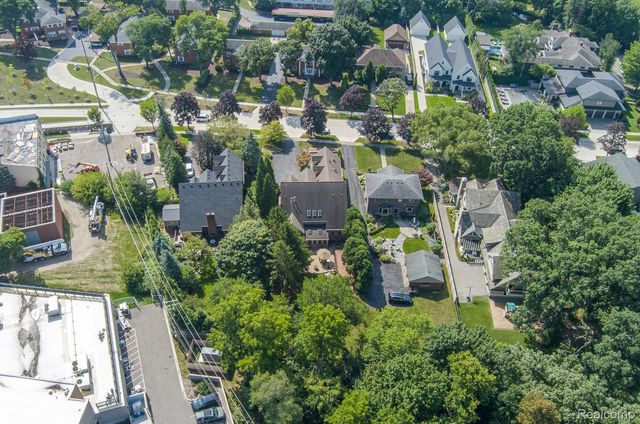 846 Redding Road, Birmingham, MI 48009