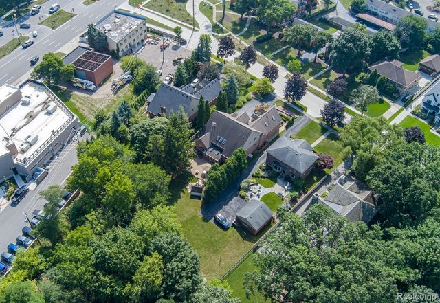 846 Redding Road, Birmingham, MI 48009