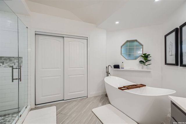 24 Inwood Mnr, San Antonio, TX 78248