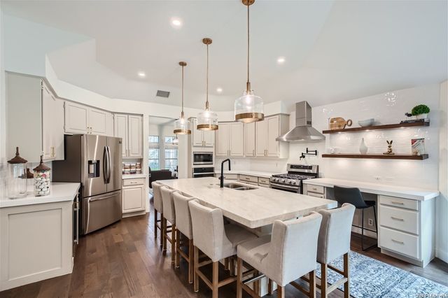 24 Inwood Mnr, San Antonio, TX 78248