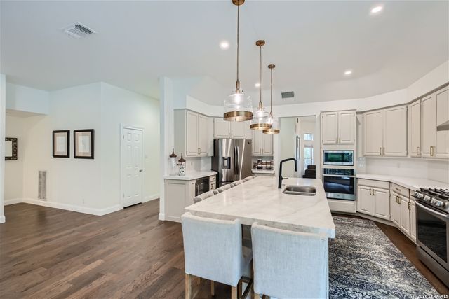 24 Inwood Mnr, San Antonio, TX 78248