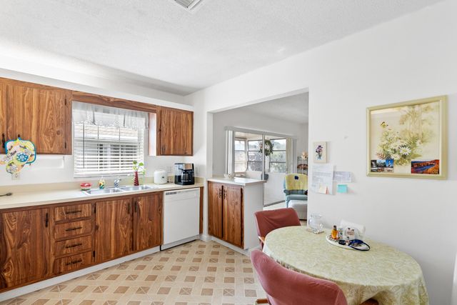 1234 S Lakes End Drive A, Fort Pierce, FL 34982