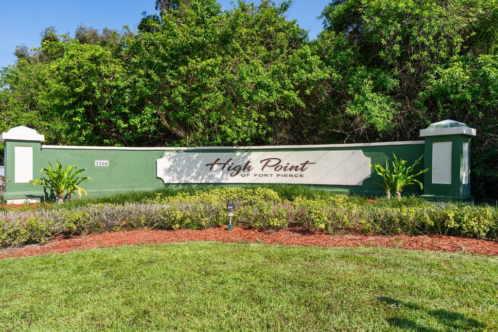 1234 S Lakes End Drive A, Fort Pierce, FL 34982