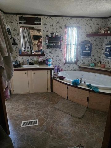 1224 NW State Route K Highway, Butler, MO 64730