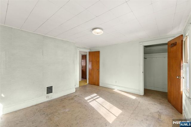 109 Center Street, New Milford, NJ 07646