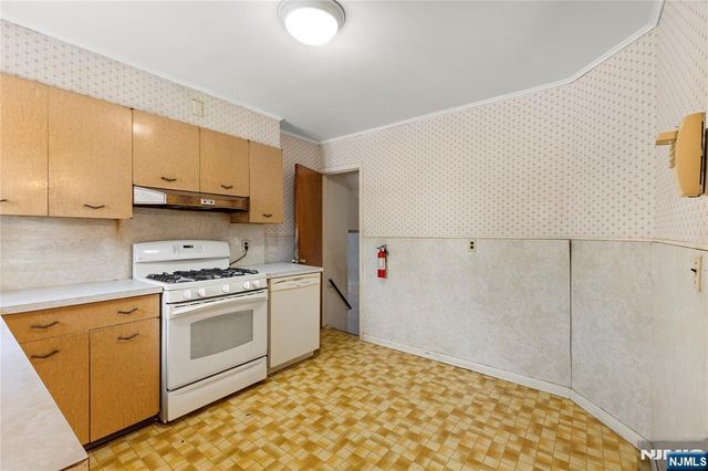 109 Center Street, New Milford, NJ 07646